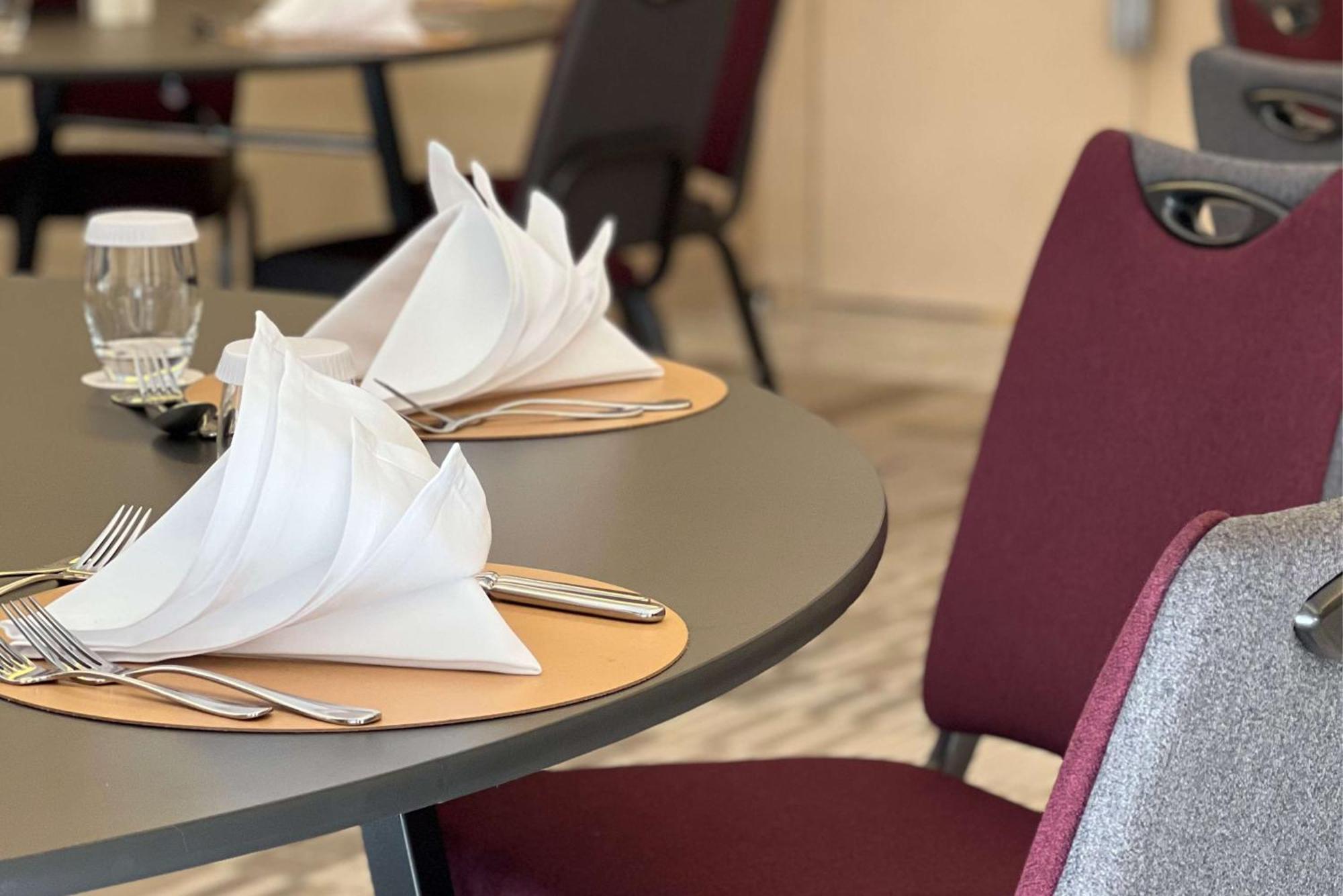 Mansard Riyadh, A Radisson Collection Hotel Exterior foto The dining room at the Royal Albert Hall
