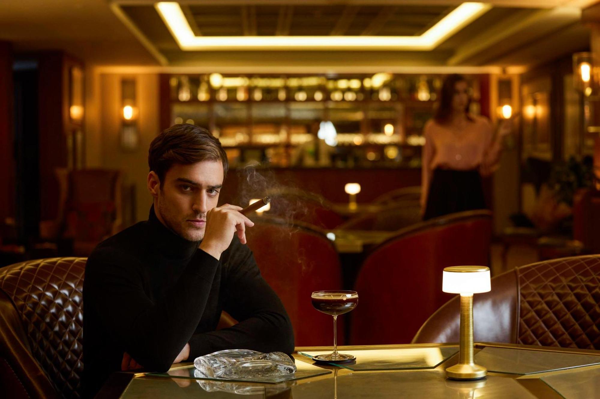 Mansard Riyadh, A Radisson Collection Hotel Exterior foto The bar at the Mandarin Oriental, London